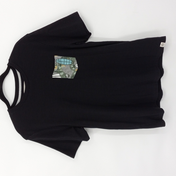 Free Planet Tee Shortsleeve Crewneck Chest Printed Pocket Casual Size Medium - Picture 1 of 7